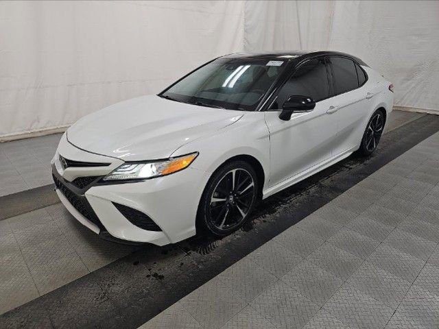 Used 2020 Toyota Camry XSE image 11