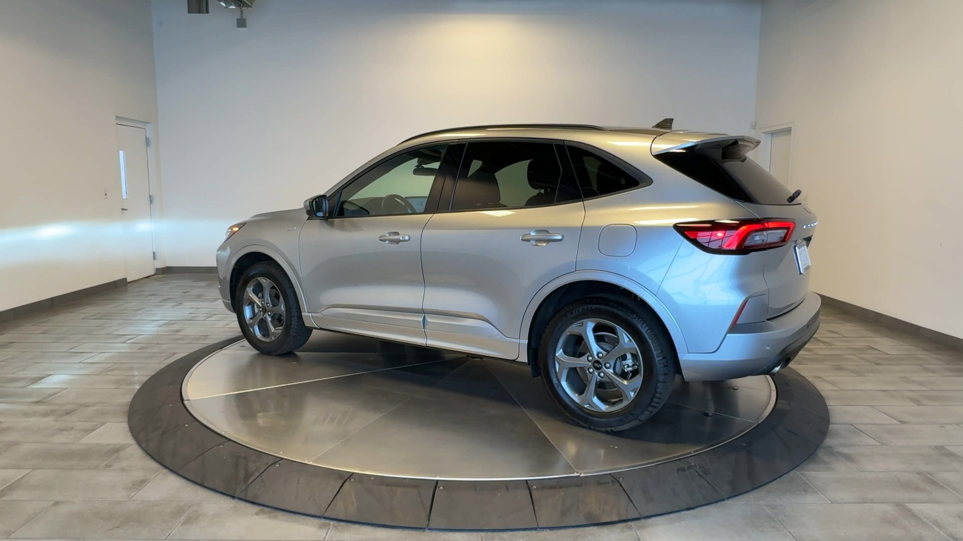 Used 2023 Ford Escape ST-Line Select w/ Tech Pack #1 AWD/4WD image 6
