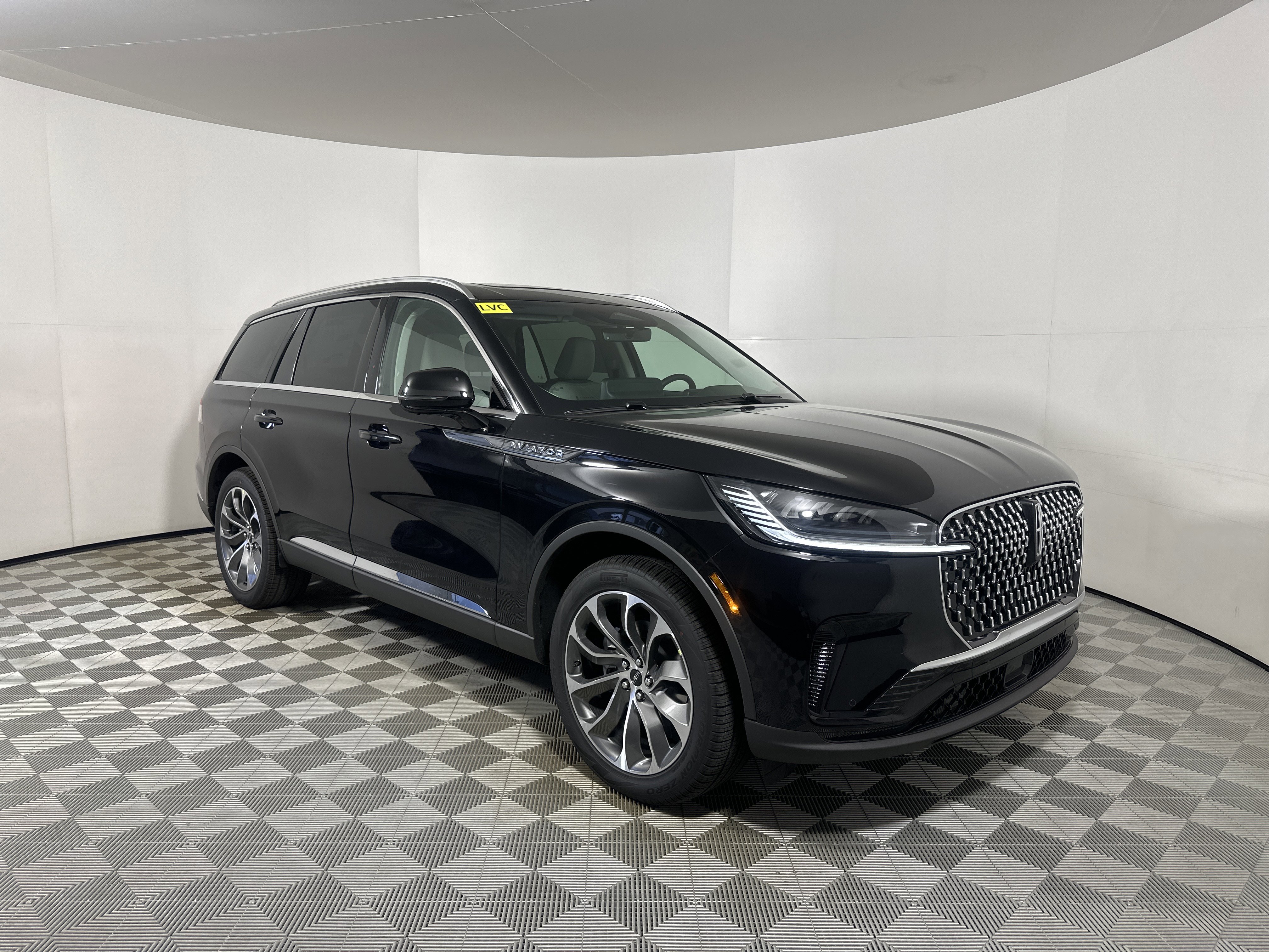 New 2025 Lincoln Aviator AWD image 1