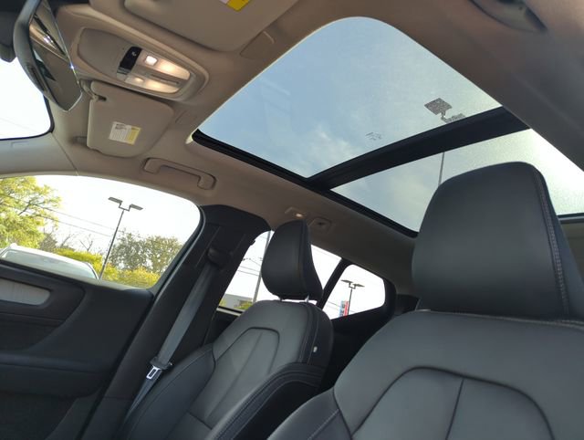 Used 2024 Volvo XC40 B5 Ultimate image 26