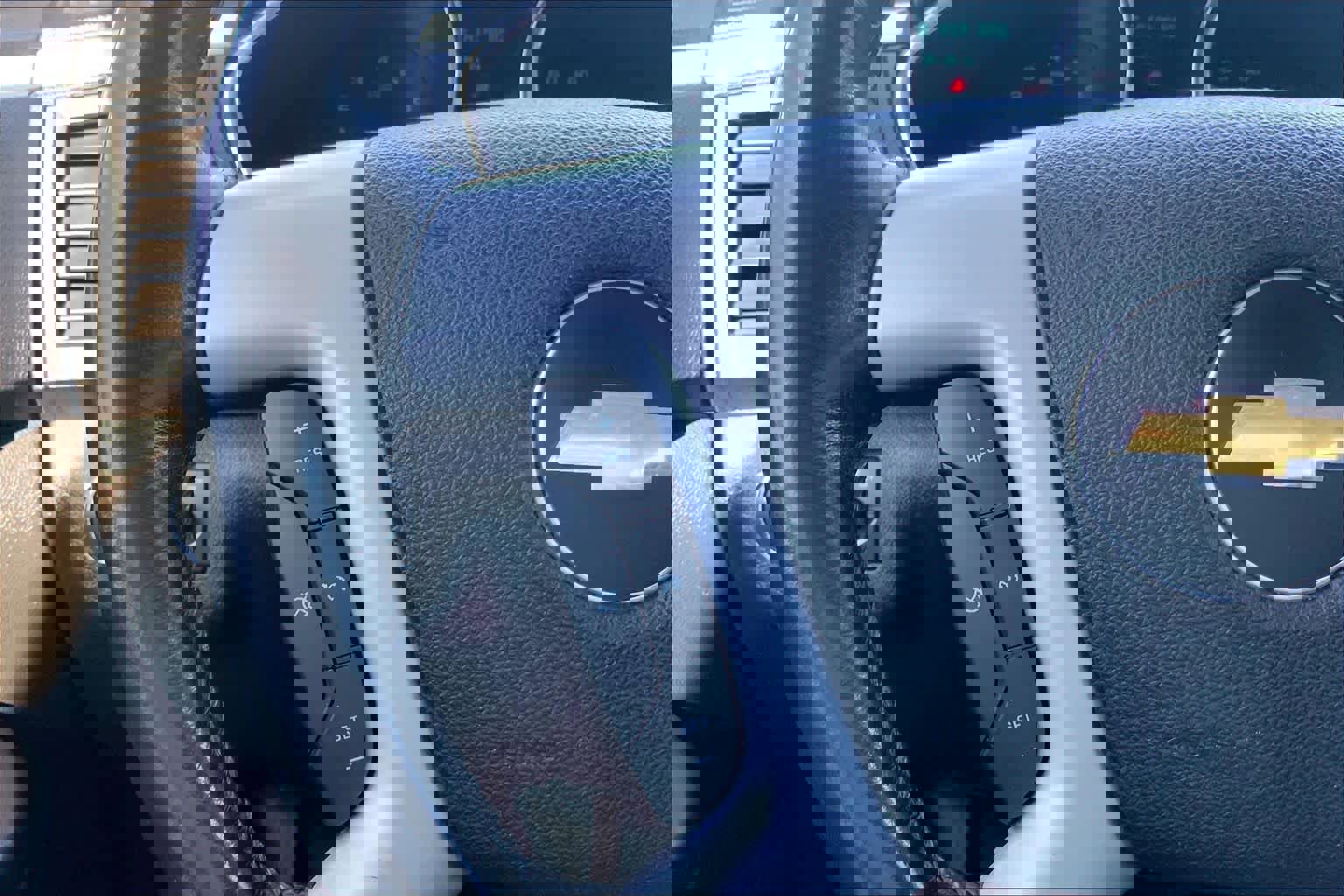 Used 2012 Chevrolet Traverse LT AWD/4WD image 23