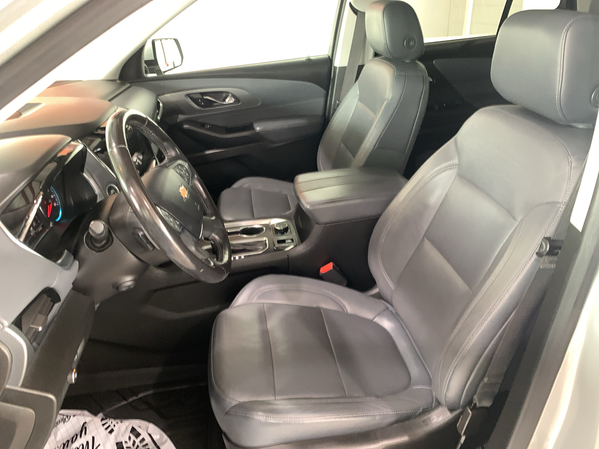 Used 2019 Chevrolet Traverse Premier w/ Driver Confidence II Package FWD image 13
