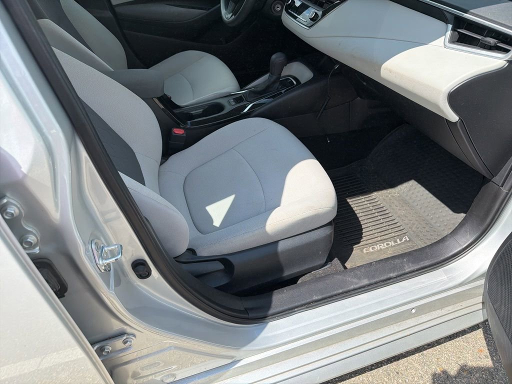 Used 2021 Toyota Corolla LE image 44