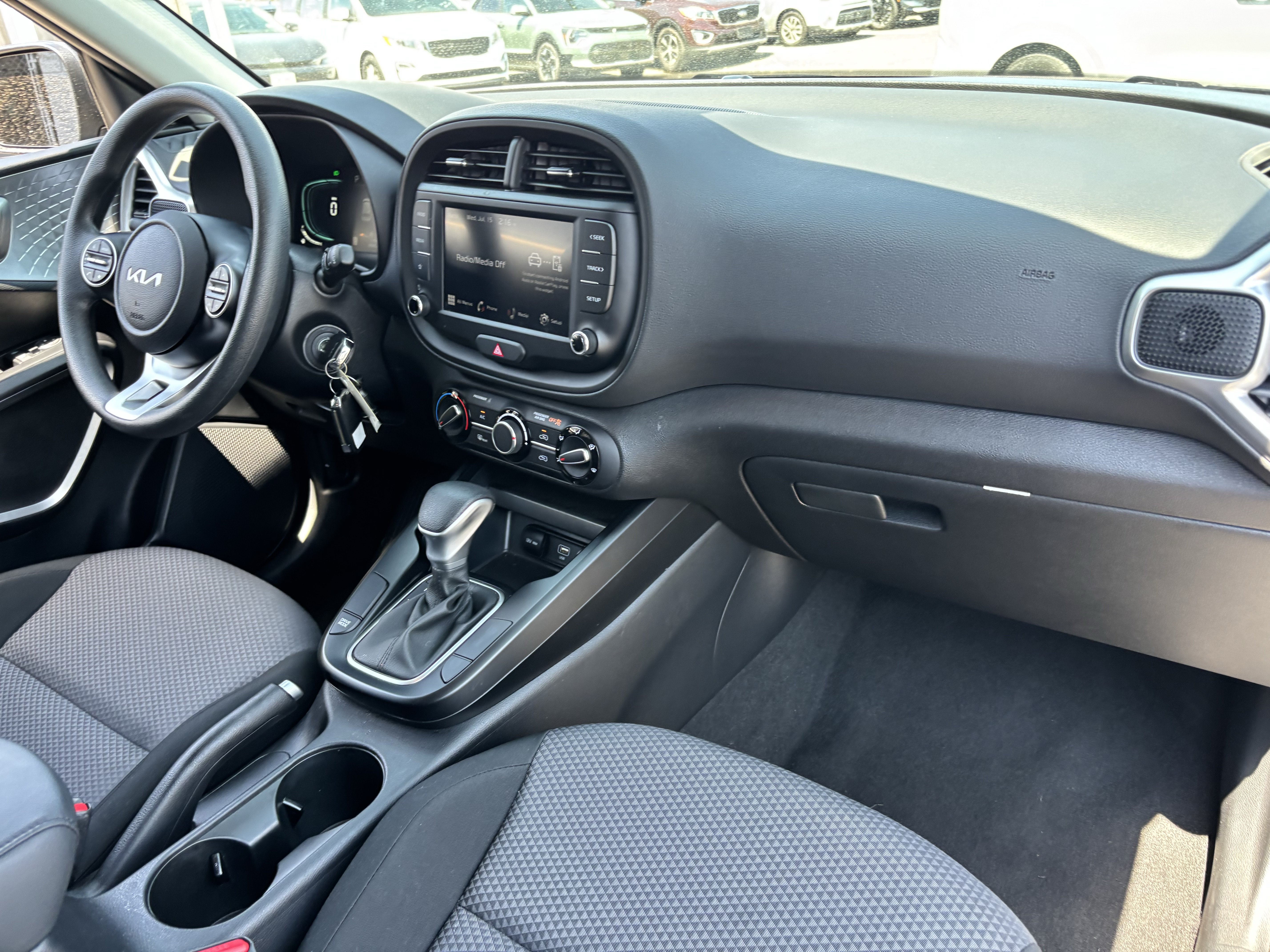 Certified 2025 Kia Soul LX w/ LX Technology Package FWD image 10