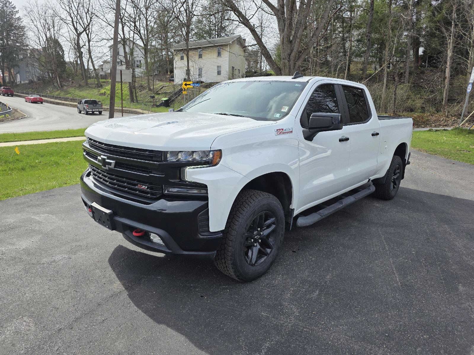 Used 2022 Chevrolet Silverado 1500 LT Trail Boss w/ Bed Protection Package AWD/4WD image 4