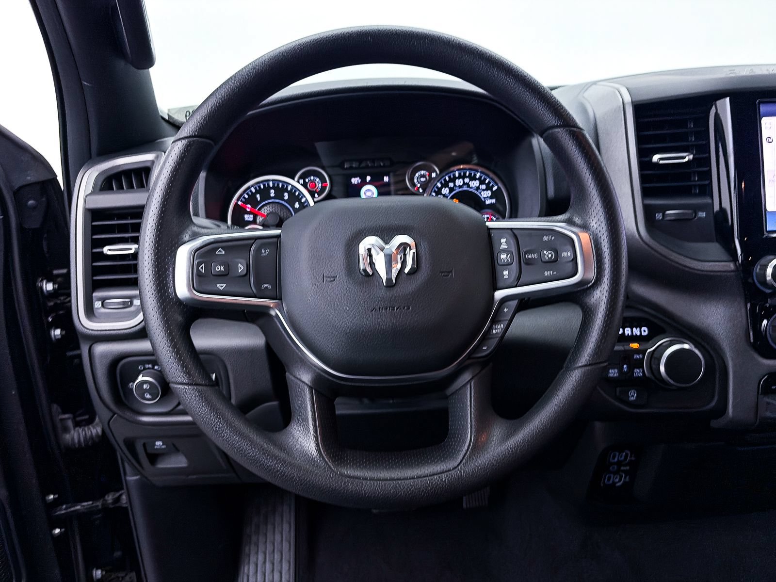Used 2025 RAM 1500 Tradesman AWD/4WD image 31