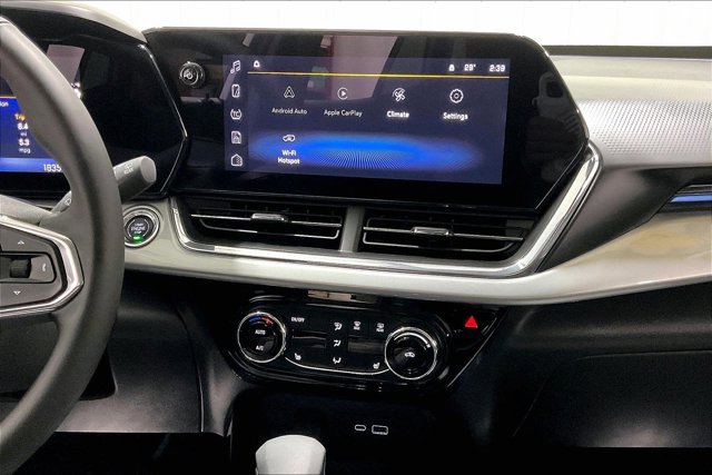 Used 2025 Chevrolet Trax LT w/ LT Convenience Package FWD image 6