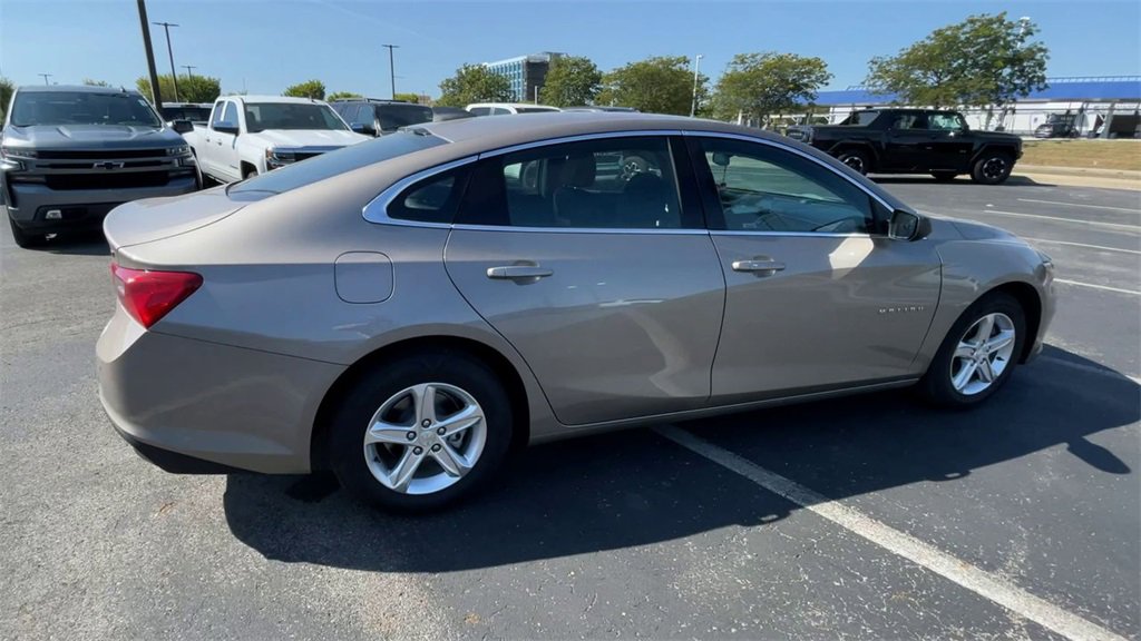 Used 2023 Chevrolet Malibu LT w/ Driver Confidence Package image 2