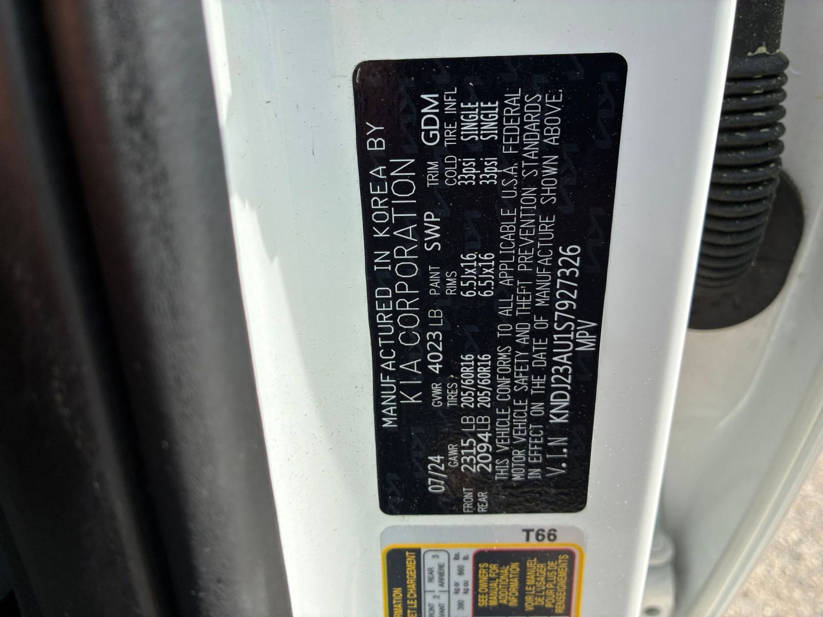 Used 2025 Kia Soul LX w/ LX Technology Package FWD image 25