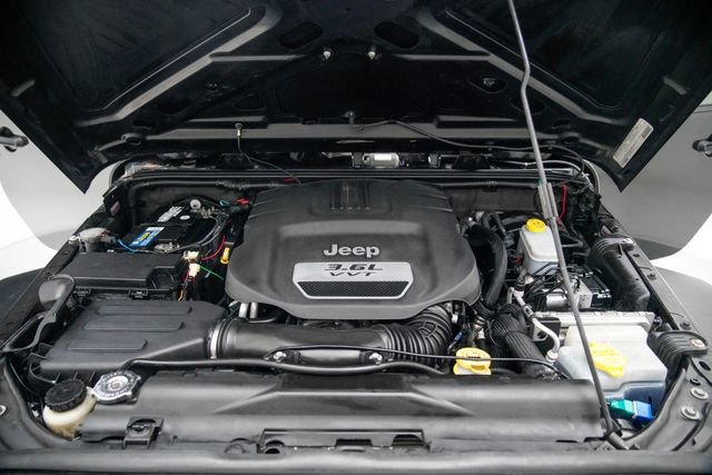 Used 2012 Jeep Wrangler Sport AWD/4WD image 13