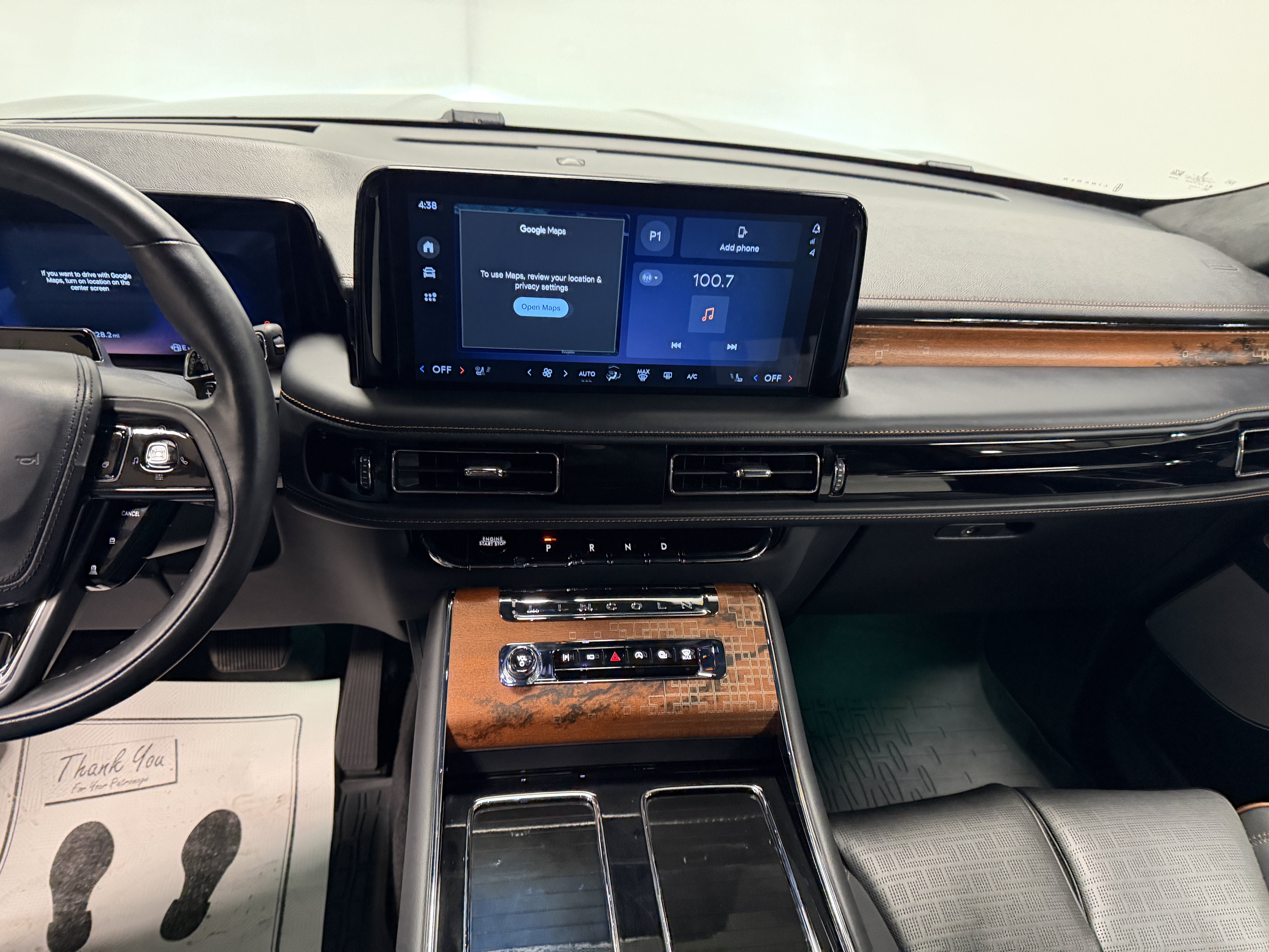 Used 2025 Lincoln Aviator Black Label w/ Black Label Special Edition AWD/4WD image 4