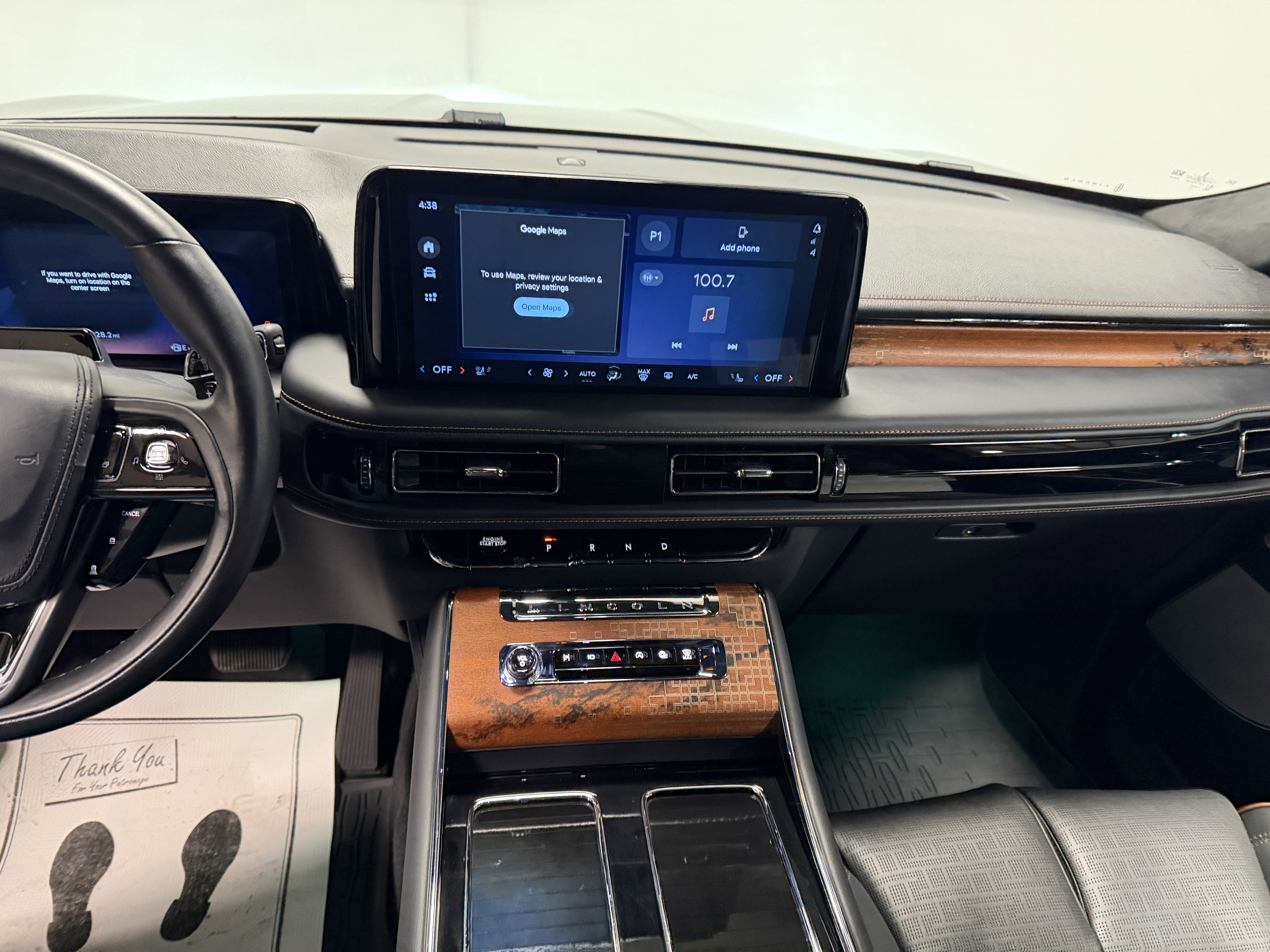 Used 2025 Lincoln Aviator Black Label w/ Black Label Special Edition image 4