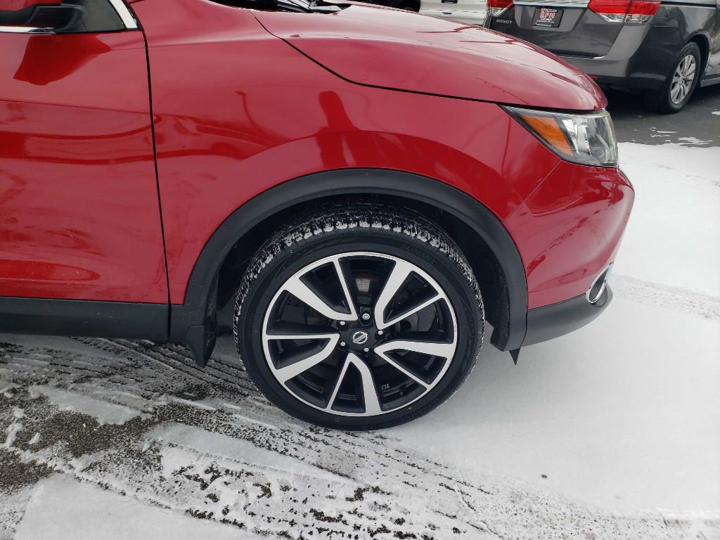 Used 2017 Nissan Rogue Sport SL image 34