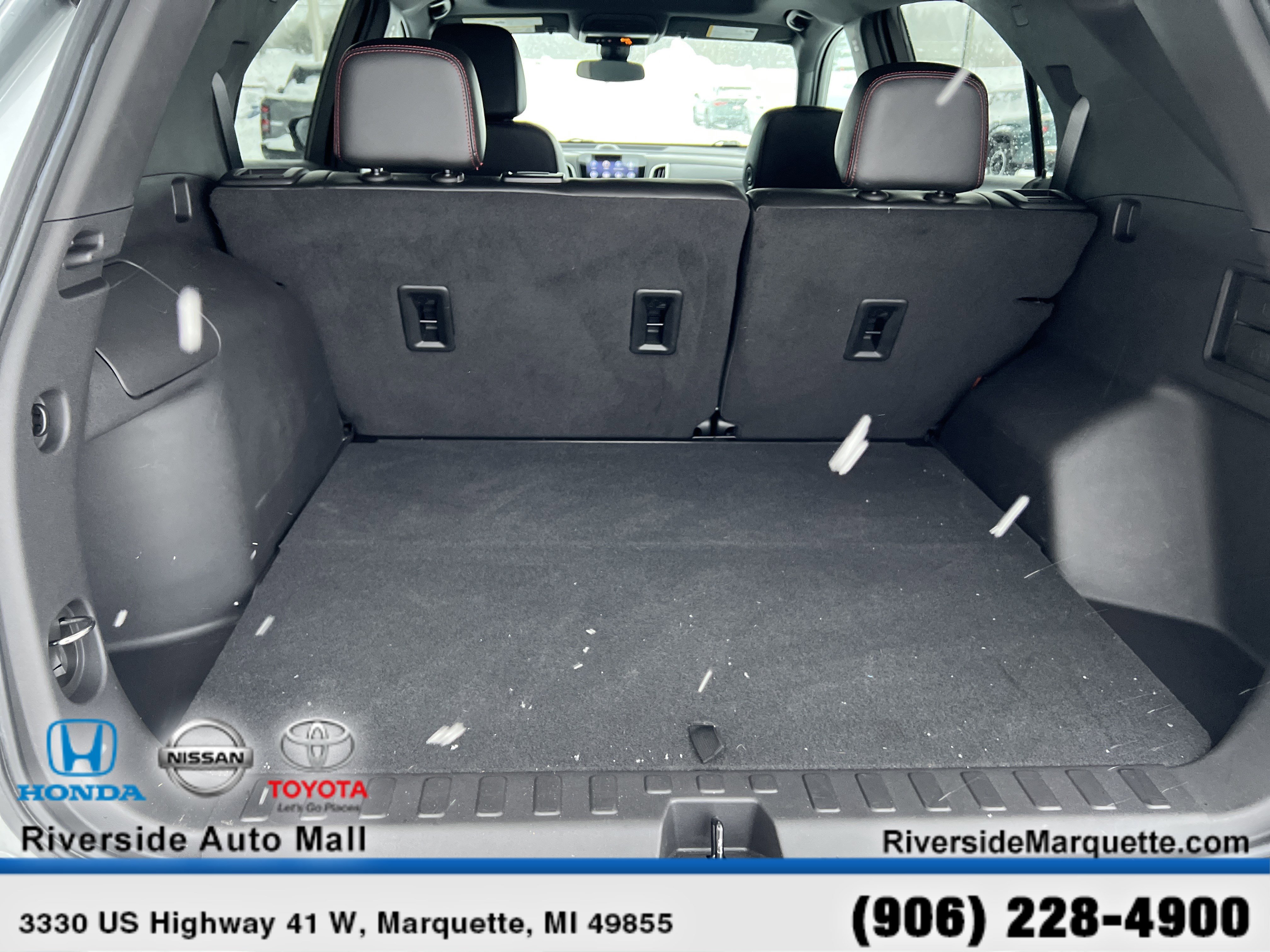 Used 2024 Chevrolet Equinox RS w/ RS Leather Package image 8