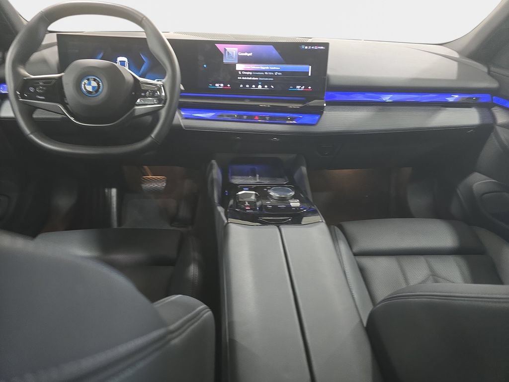 Certified 2025 BMW i5 eDrive40i w/ Premium Package RWD image 9