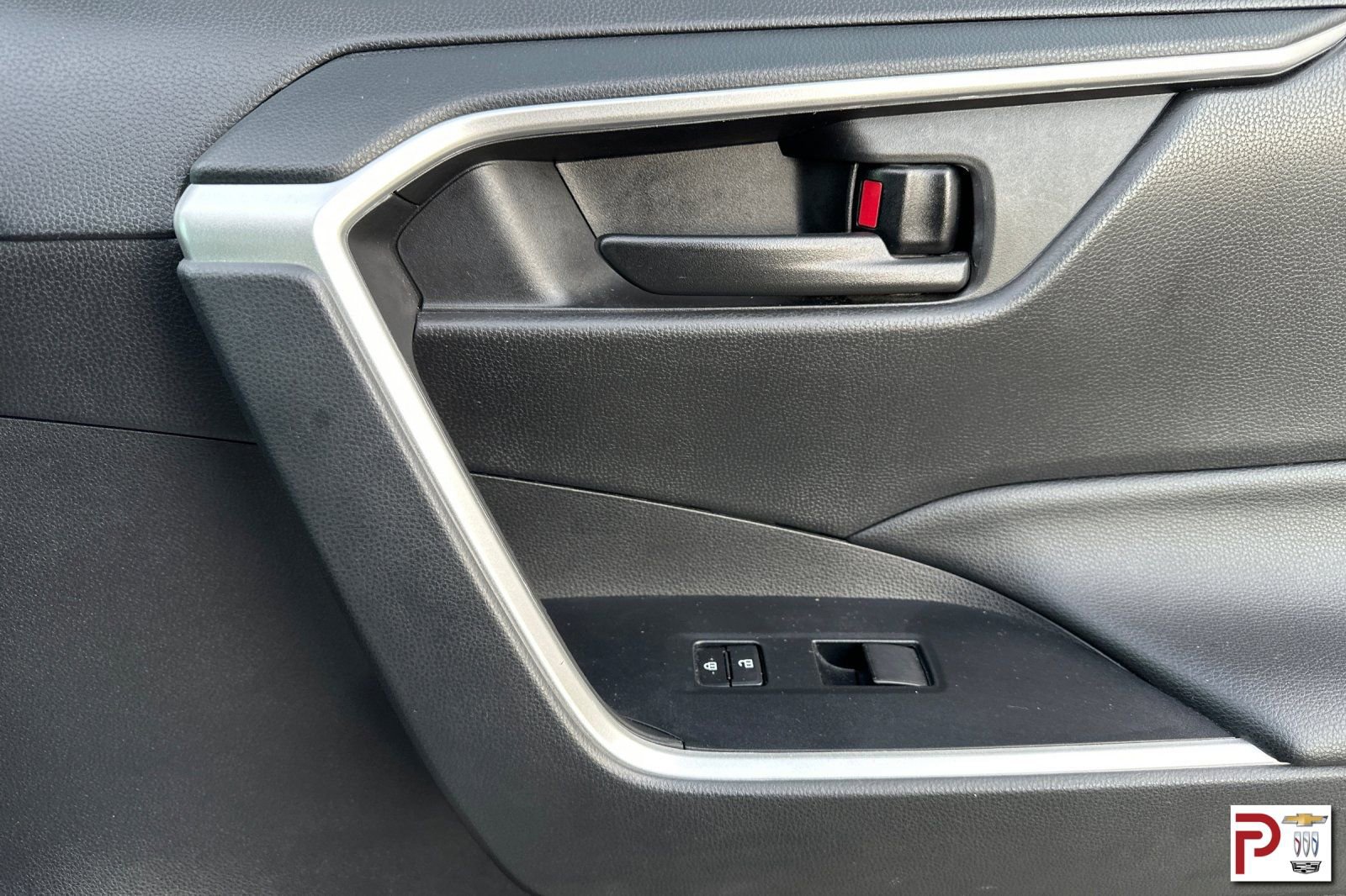 Used 2021 Toyota RAV4 LE image 21