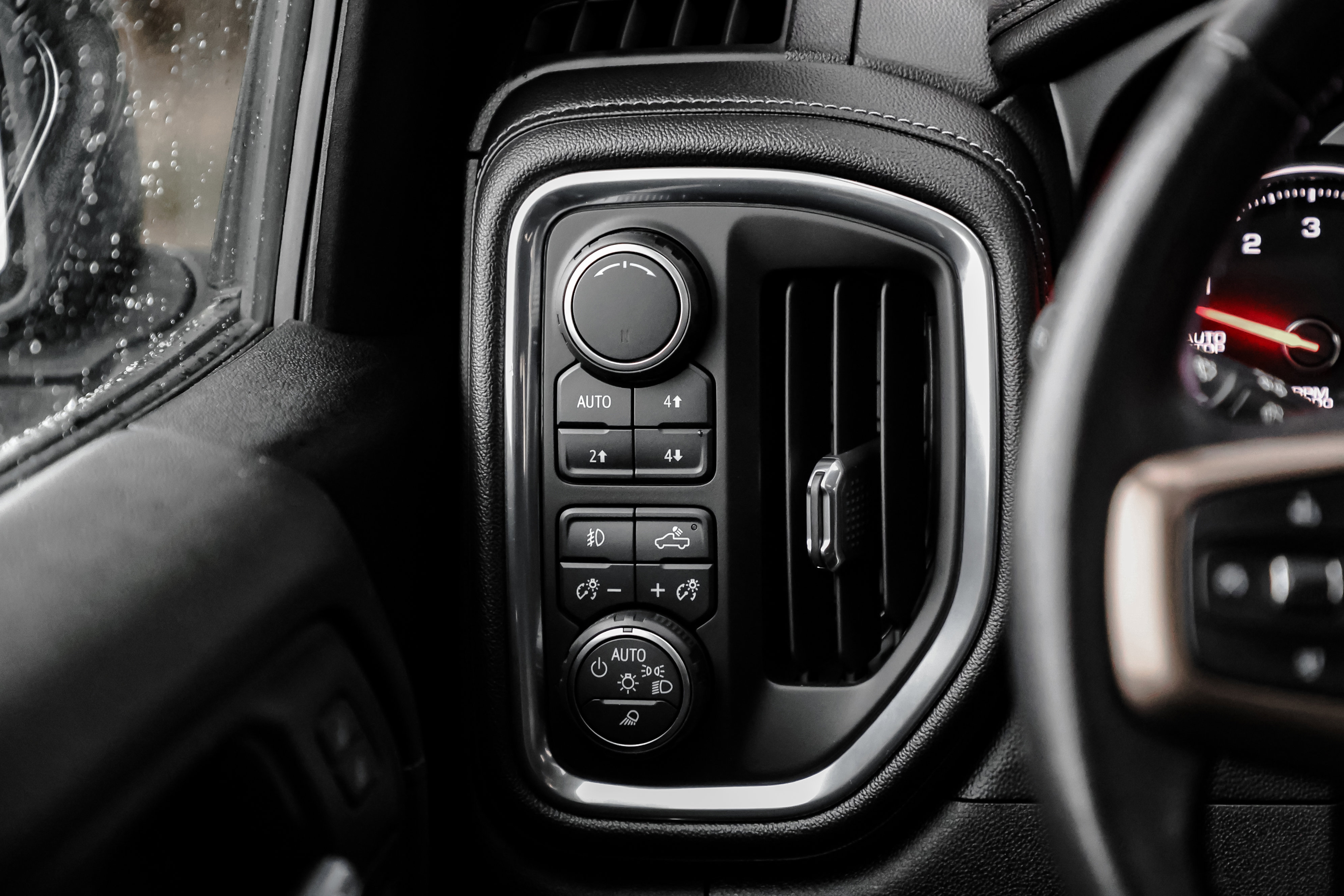 Used 2019 Chevrolet Silverado 1500 High Country w/ Technology Package image 28