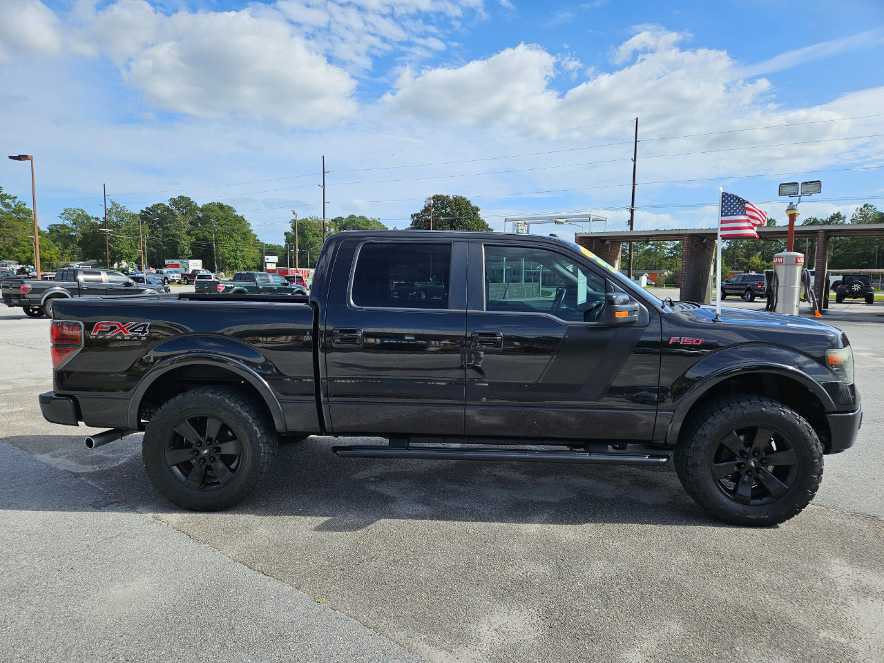 Used 2014 Ford F150 FX4 w/ Equipment Group 402A Luxury image 7