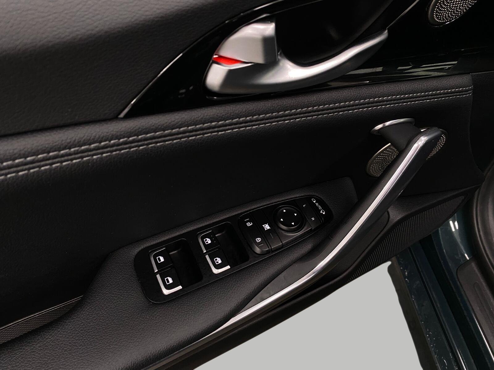 Used 2023 Kia Stinger GT-Line w/ Sun & Sound Package AWD/4WD image 32