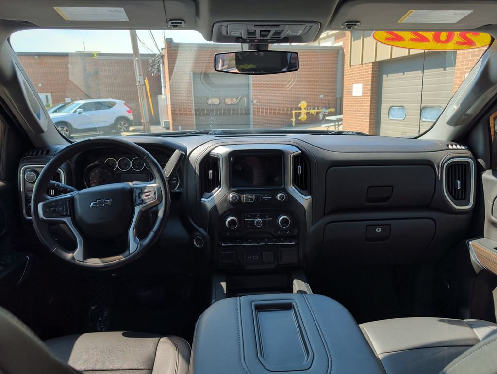 Used 2022 Chevrolet Silverado 1500 LT Trail Boss w/ LT Trail Boss Premium Package AWD/4WD image 17