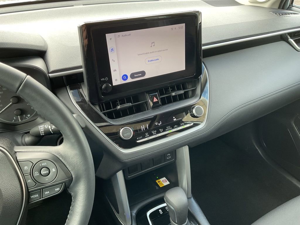 Used 2023 Toyota Corolla Cross LE w/ Moonroof Package image 14