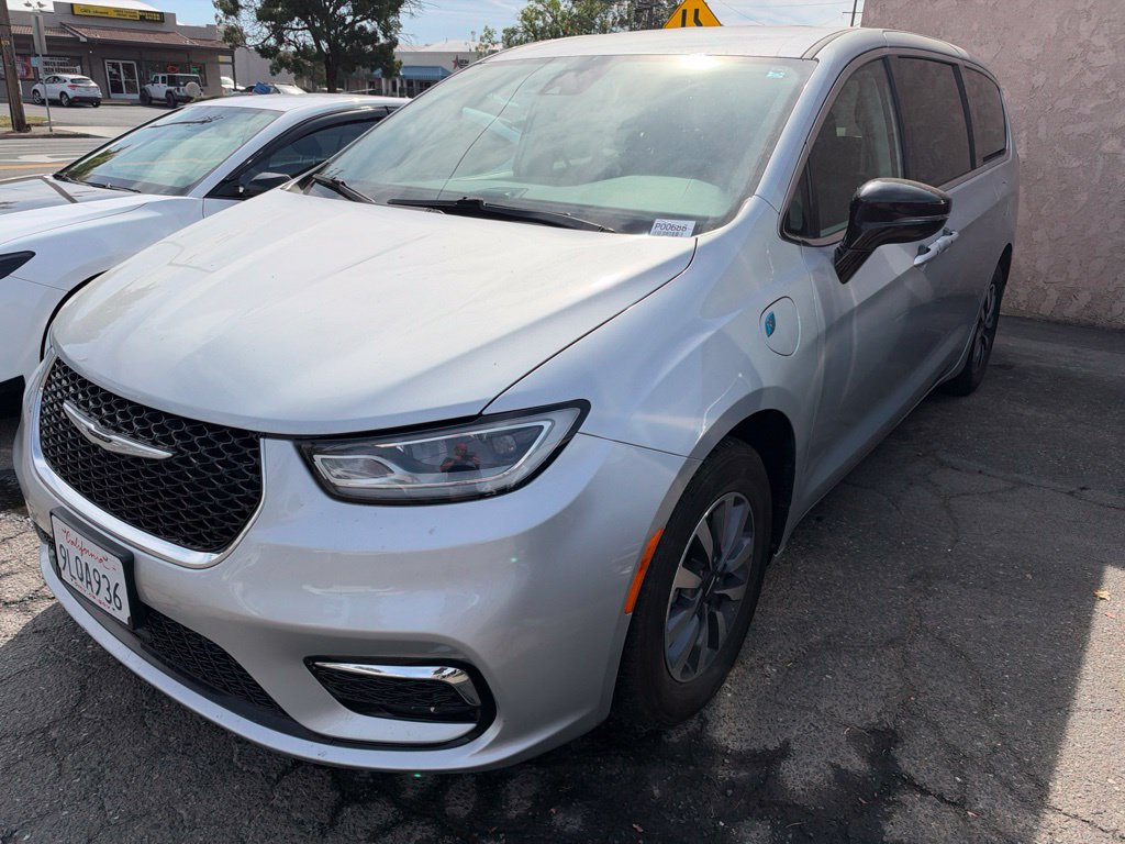 Used 2024 Chrysler Pacifica Limited
