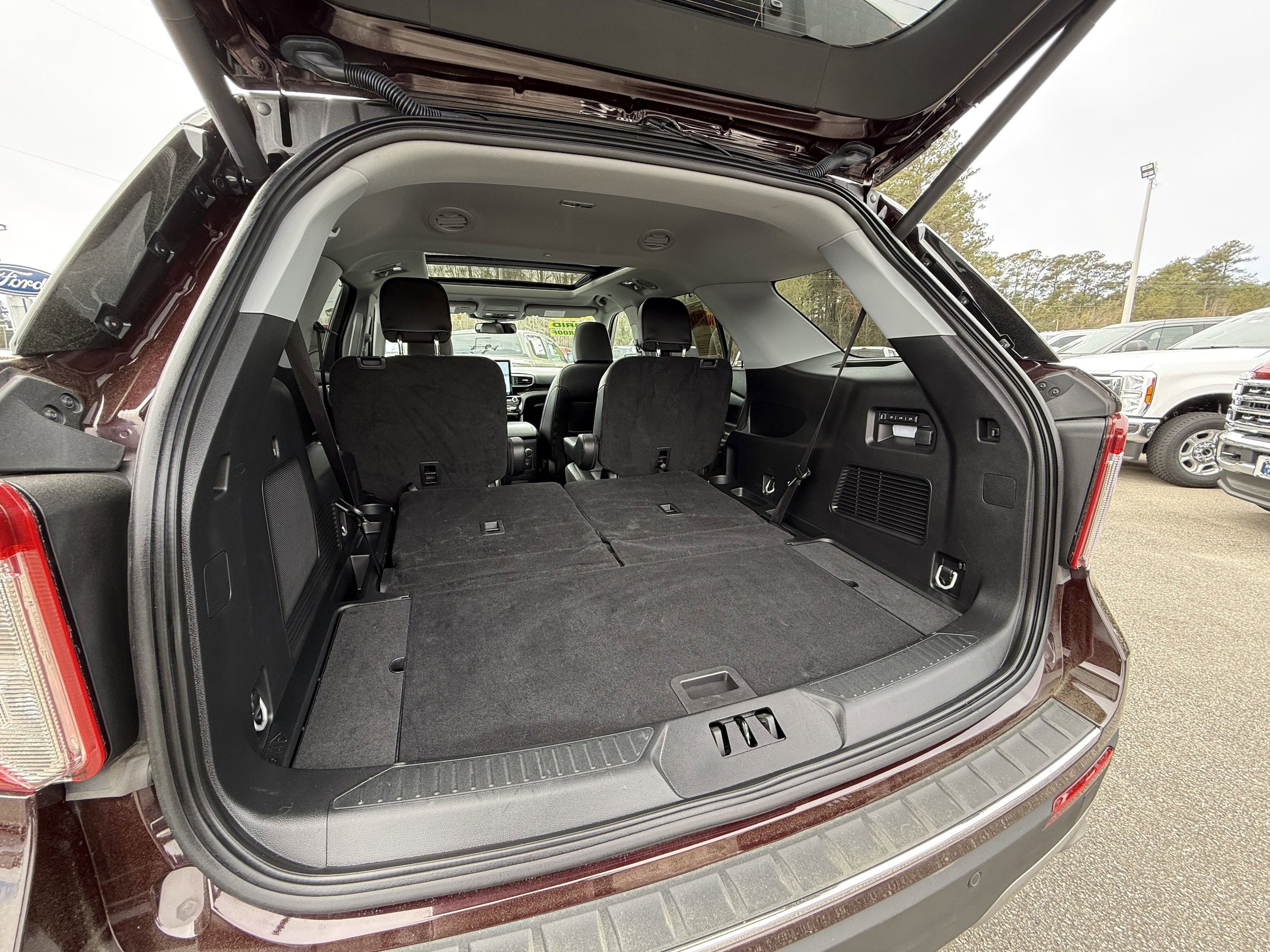 Used 2023 Ford Explorer Limited w/ Hybrid Equipment Group 310A AWD/4WD image 33