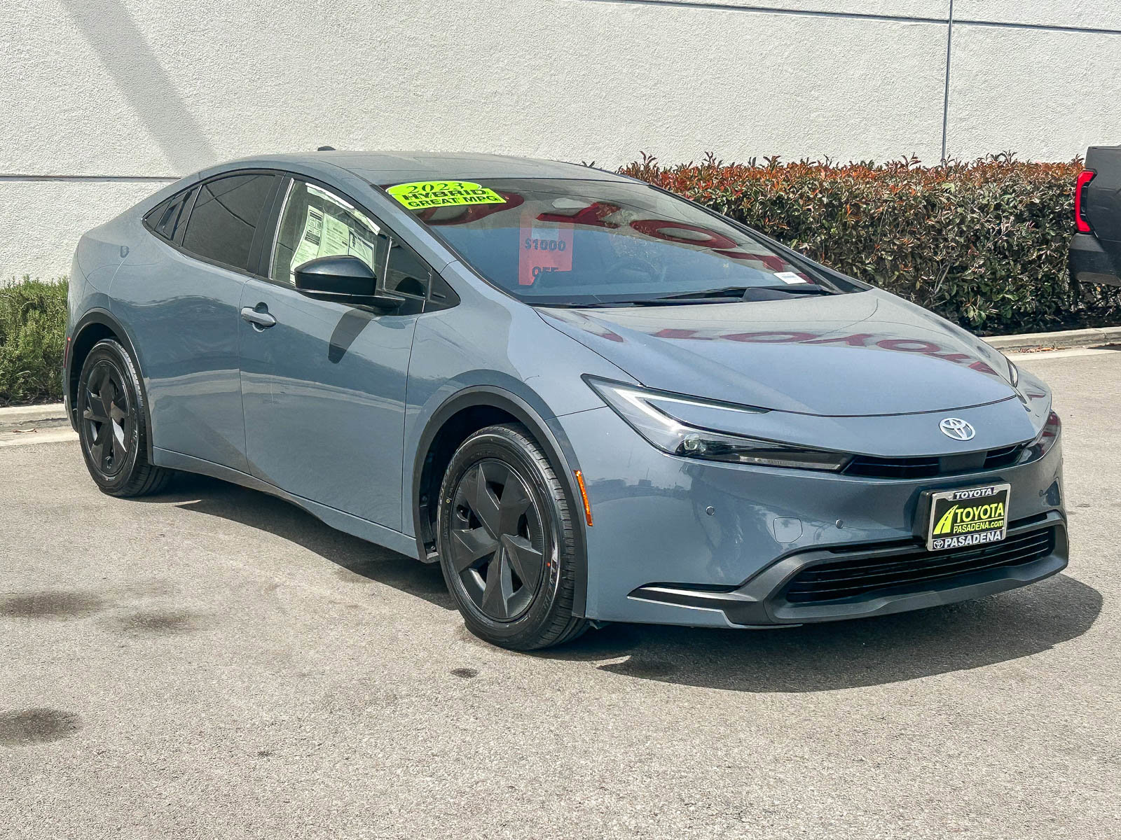 Used 2023 Toyota Prius LE image 3
