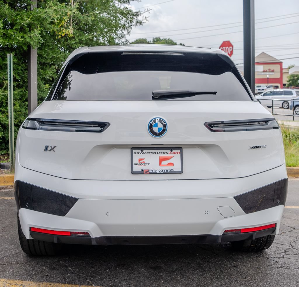 Used 2024 BMW iX xDrive50 w/ Sport Package AWD/4WD image 25