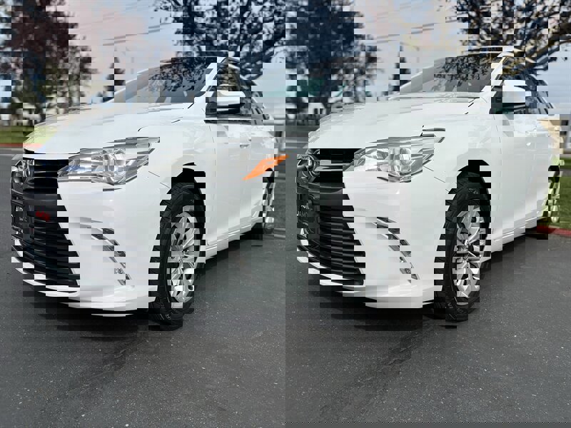 Used 2017 Toyota Camry LE image 7