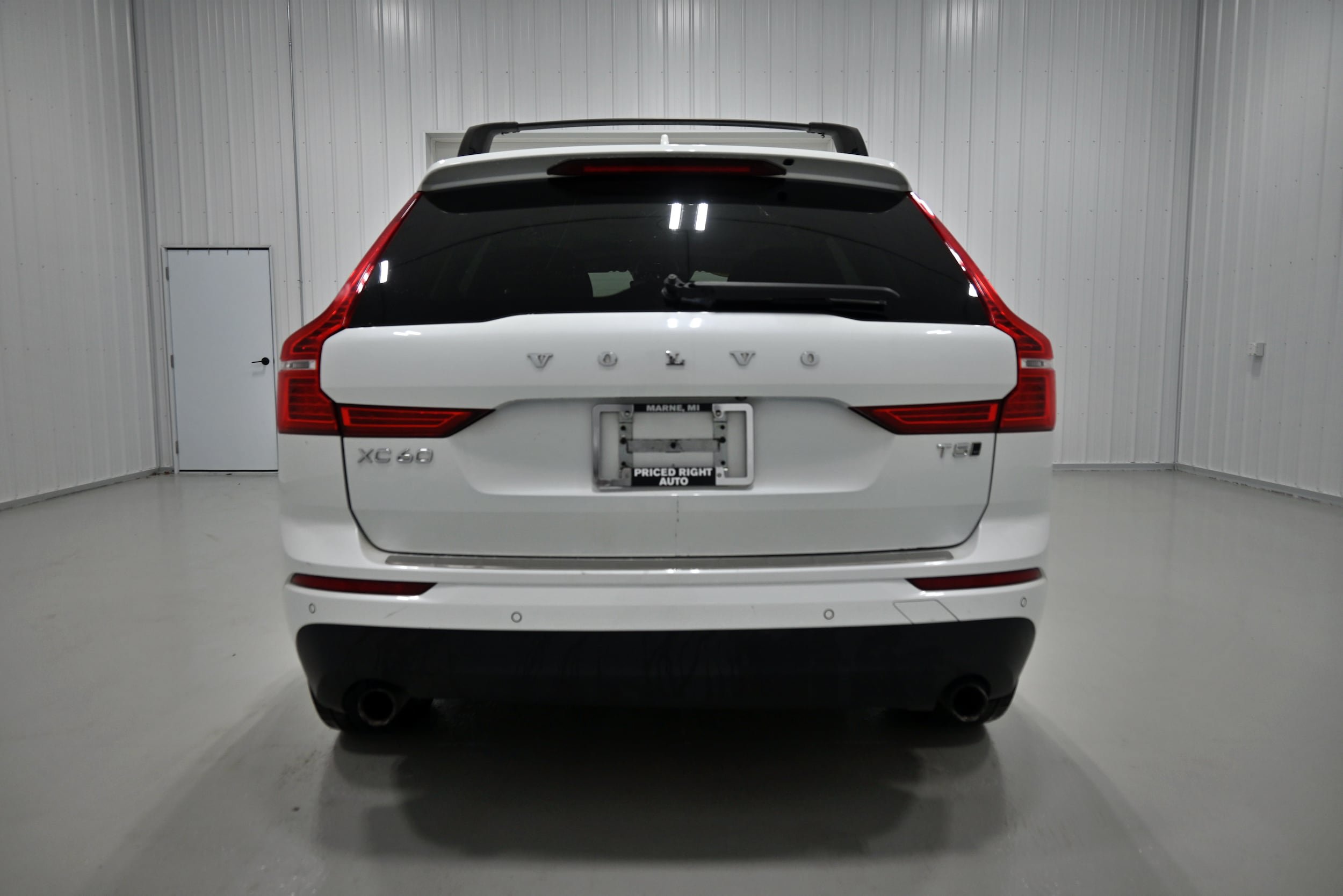 Used 2020 Volvo XC60 T5 Momentum w/ Protection Package Premier AWD/4WD image 33