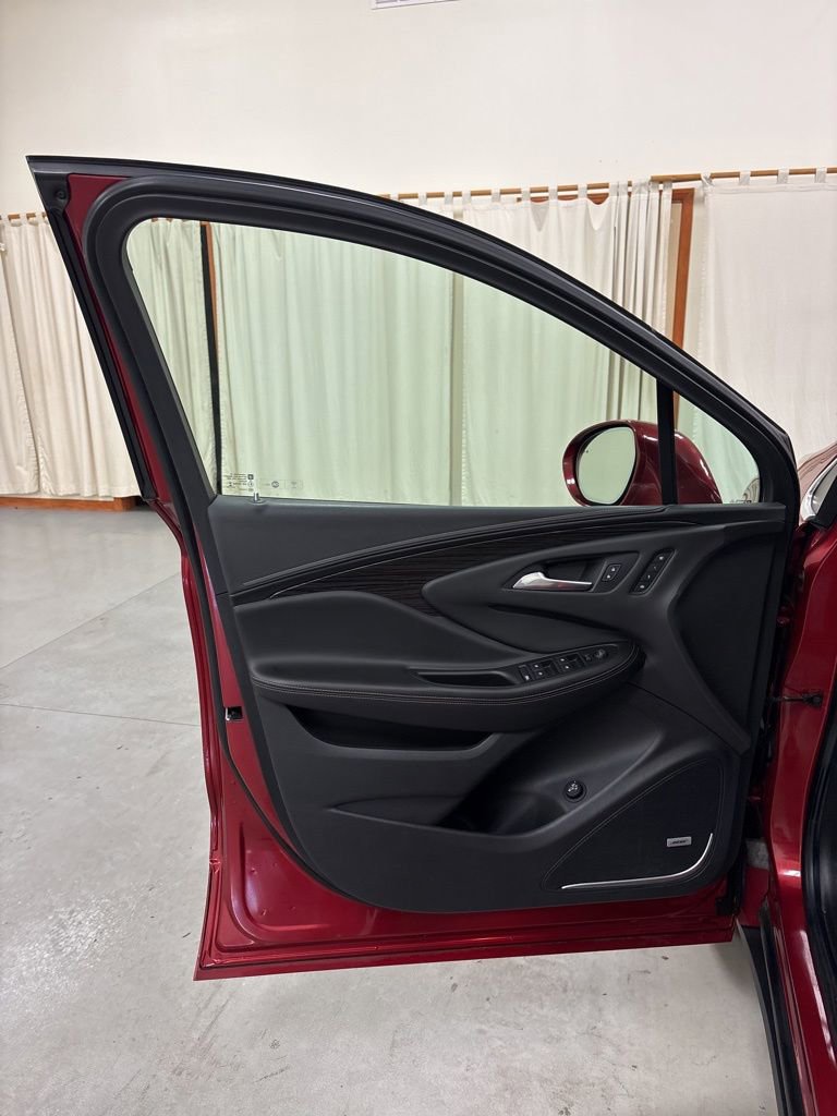 Used 2018 Buick Envision Premium AWD/4WD image 16