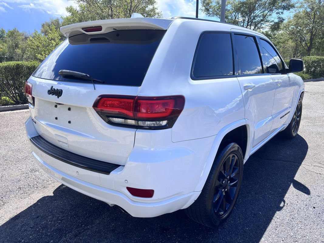 Used 2018 Jeep Grand Cherokee Altitude AWD/4WD image 5