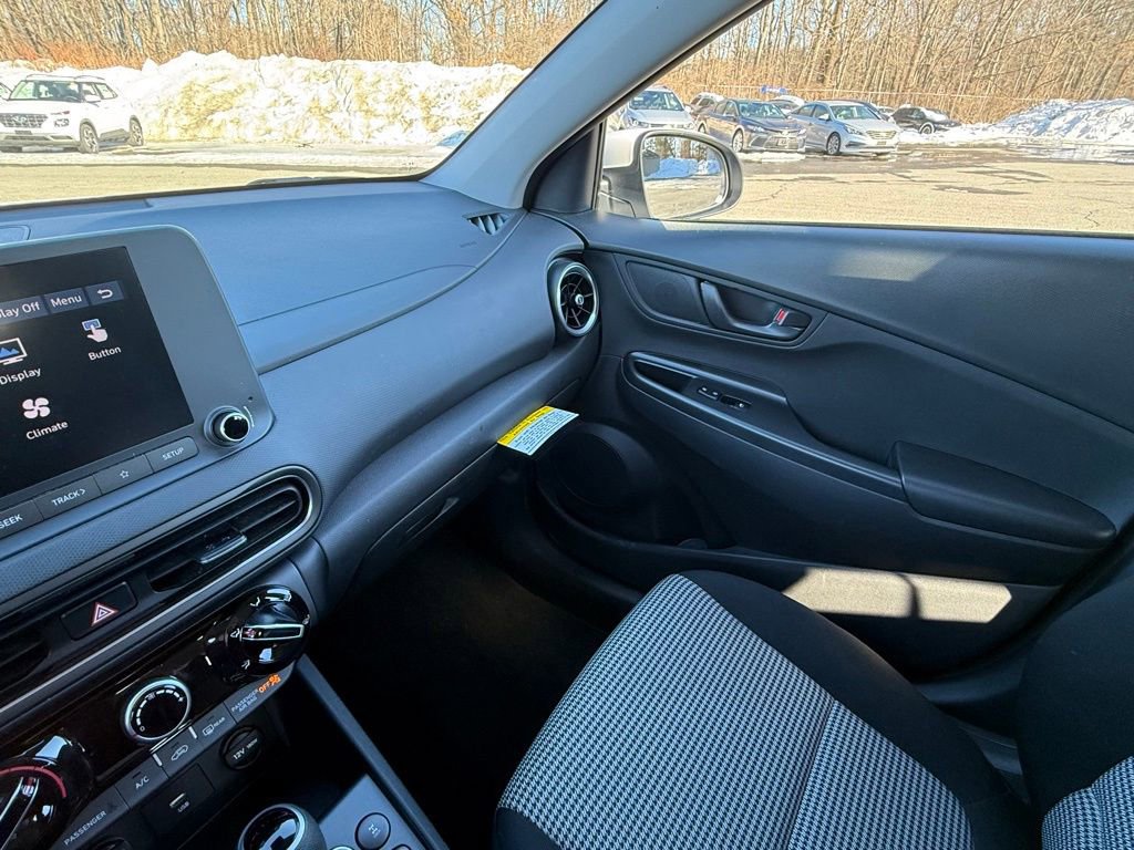 Certified 2023 Hyundai Kona SE w/ Cargo Package image 28