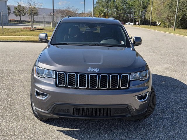 Used 2019 Jeep Grand Cherokee Laredo image 2