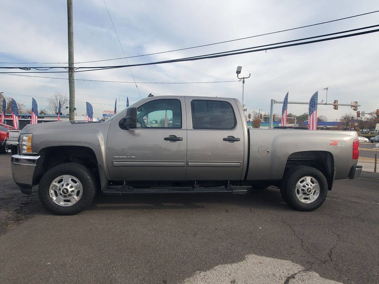 Used 2013 Chevrolet Silverado 2500 LT w/ Convenience Package image 2