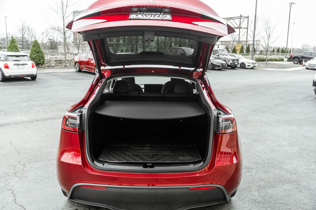 Used 2024 Tesla Model Y Long Range image 31