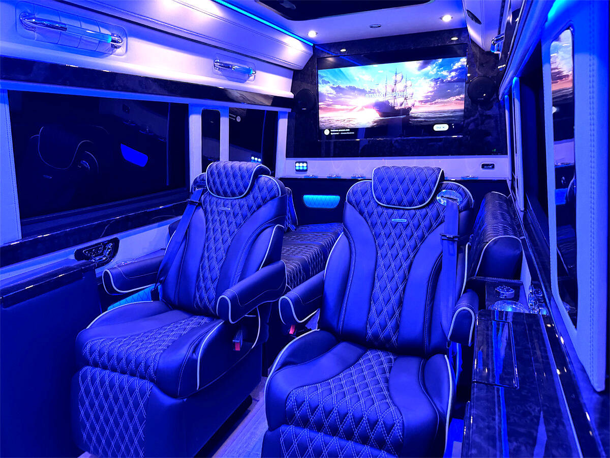 Used 2024 Mercedes-Benz Sprinter 3500 image 28