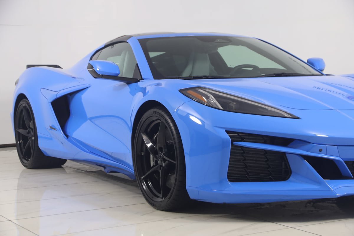 Used 2025 Chevrolet Corvette E-Ray AWD/4WD image 45