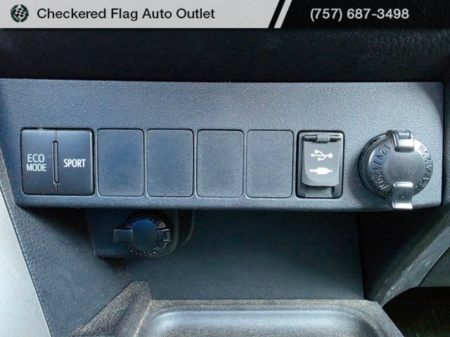 Used 2016 Toyota RAV4 XLE AWD/4WD image 20