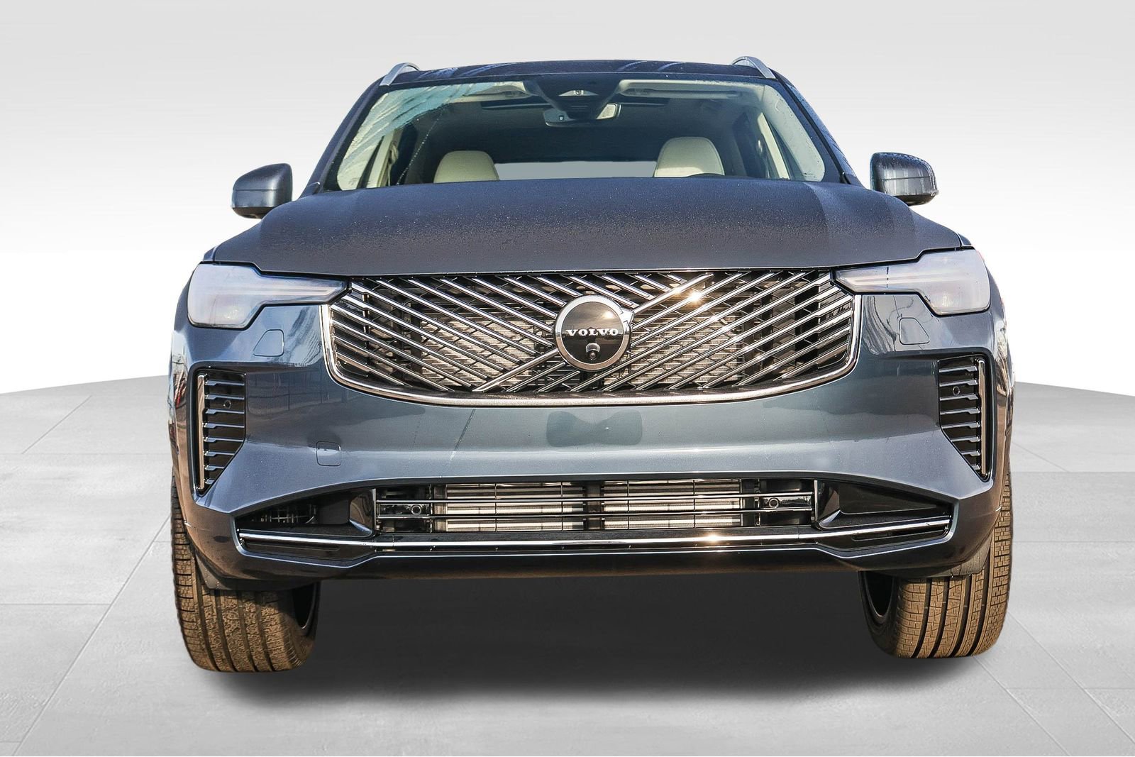 New 2026 Volvo XC90 T8 Ultra w/ Protection Package Premier image 2