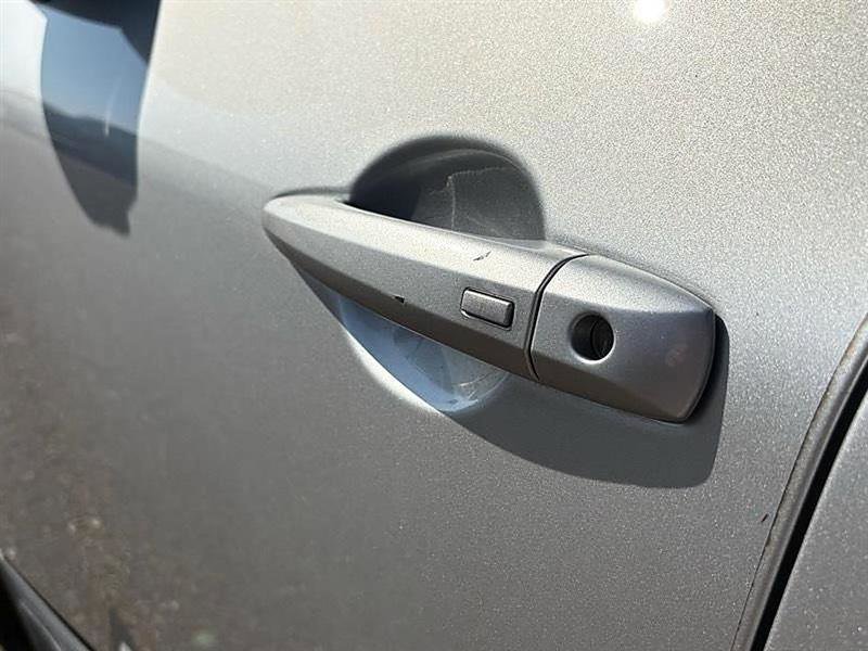 Used 2022 Nissan Rogue SV FWD image 15