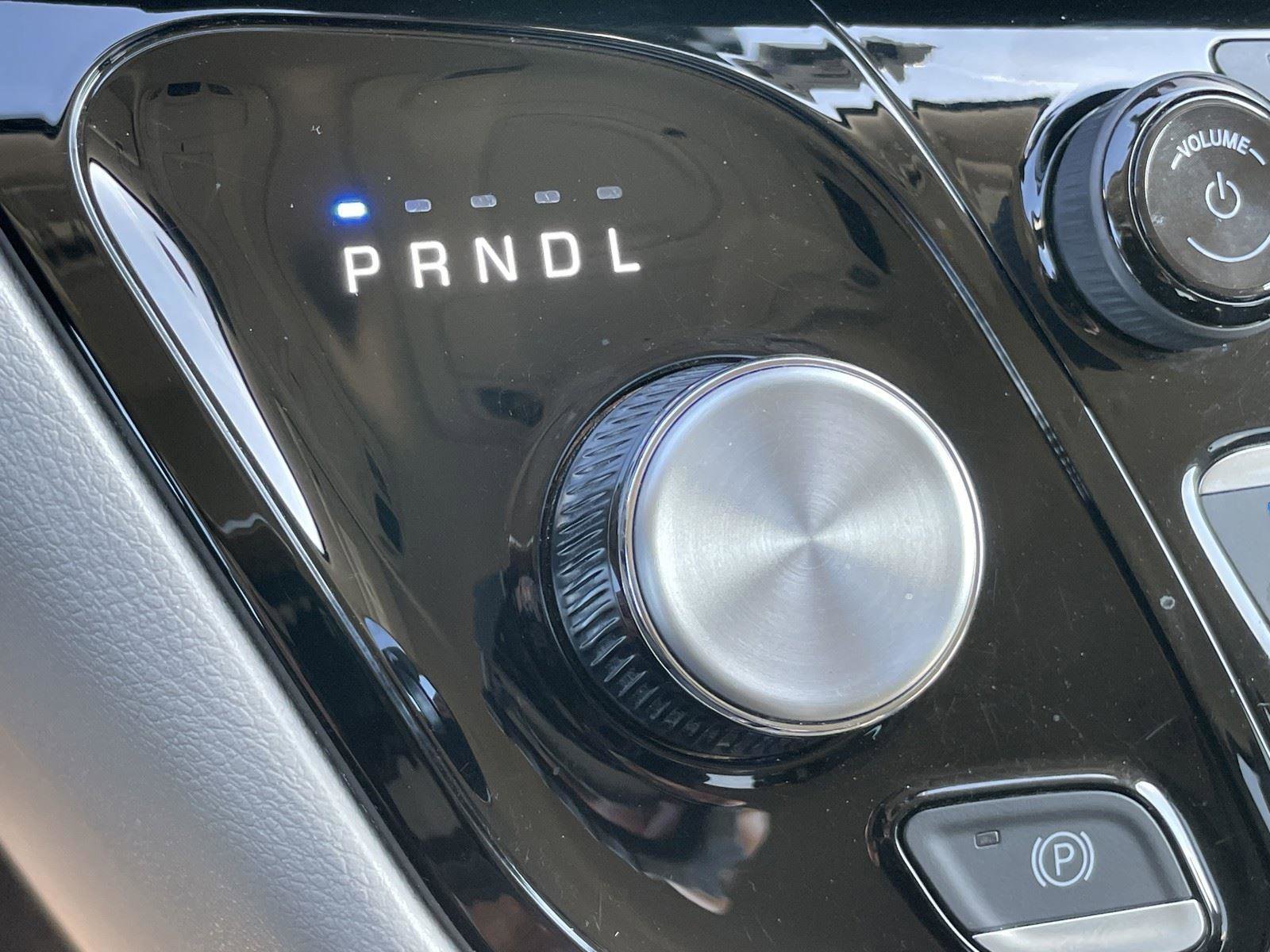 Used 2023 Chrysler Pacifica Touring-L image 25