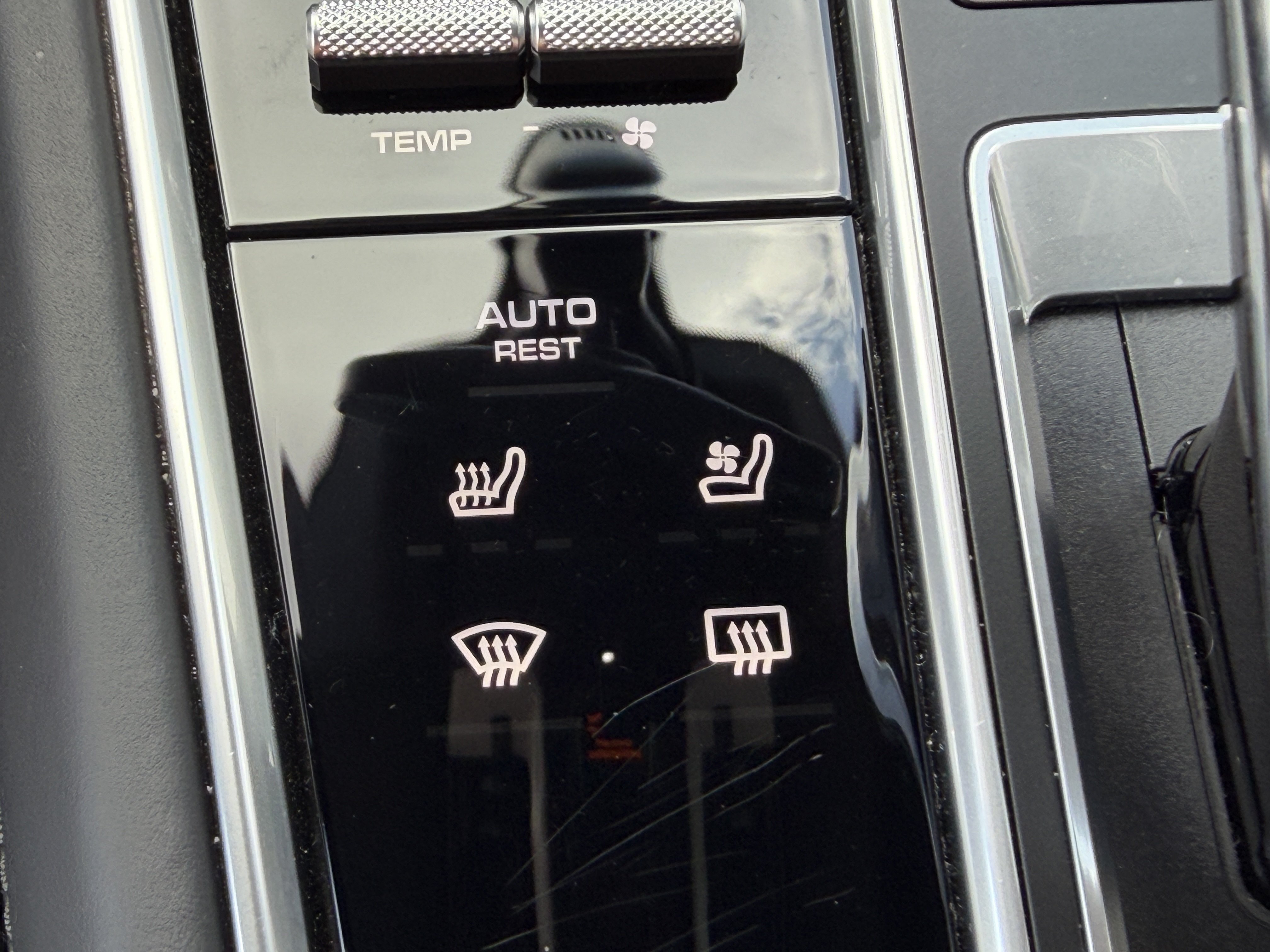 Certified 2023 Porsche Panamera GTS AWD/4WD image 28
