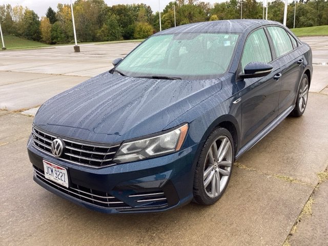 Used 2018 Volkswagen Passat 2.0T R-Line FWD image 2