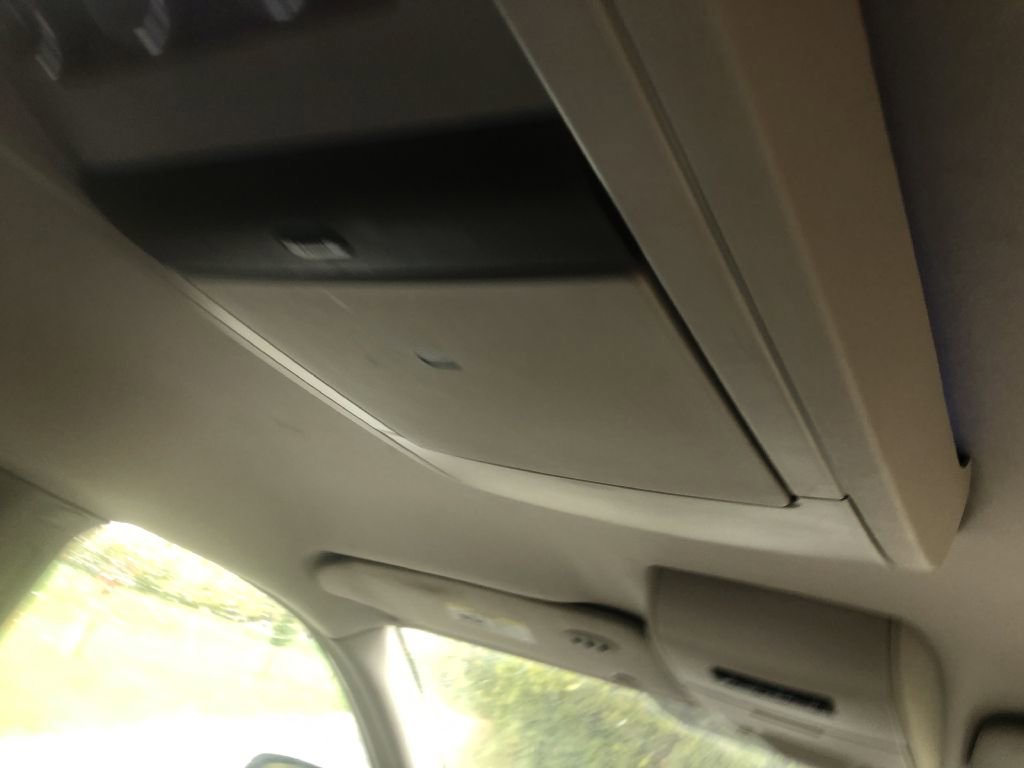 Used 2014 Chrysler Town & Country Touring image 24