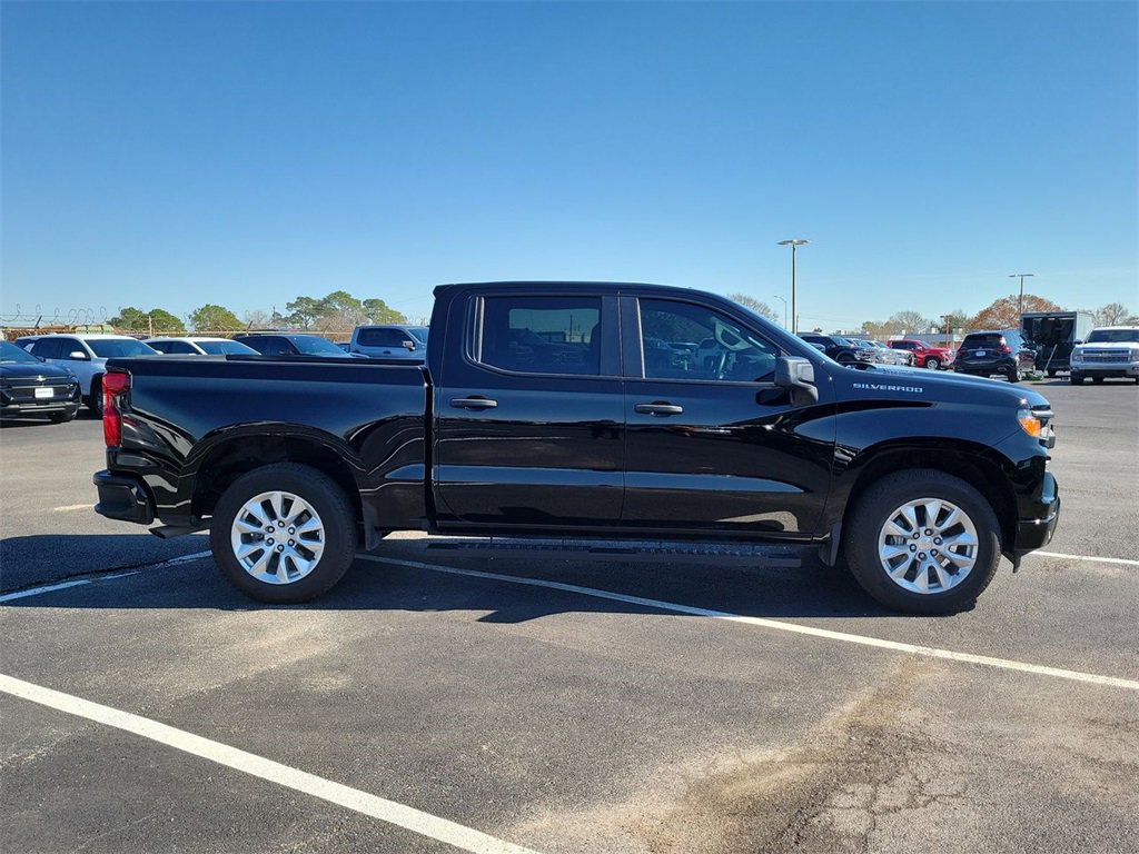 Used 2025 Chevrolet Silverado 1500 Custom image 18