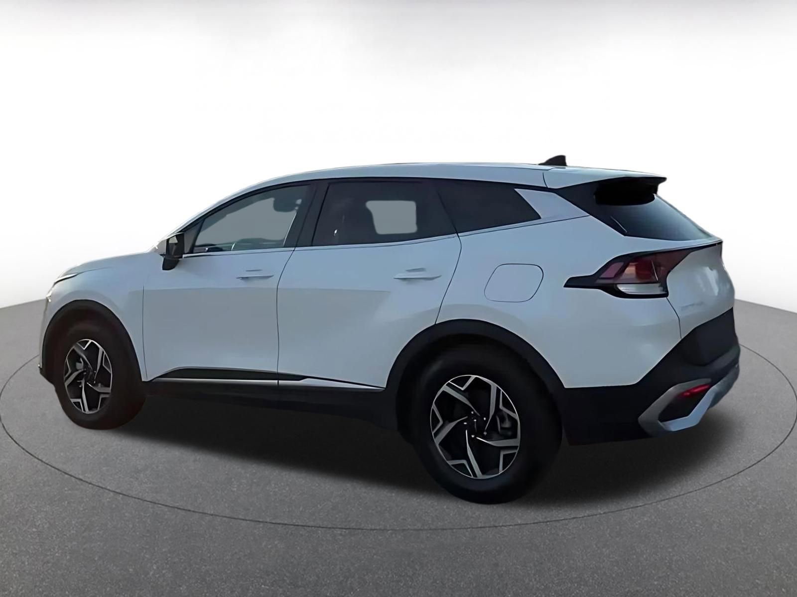 Used 2025 Kia Sportage LX image 10