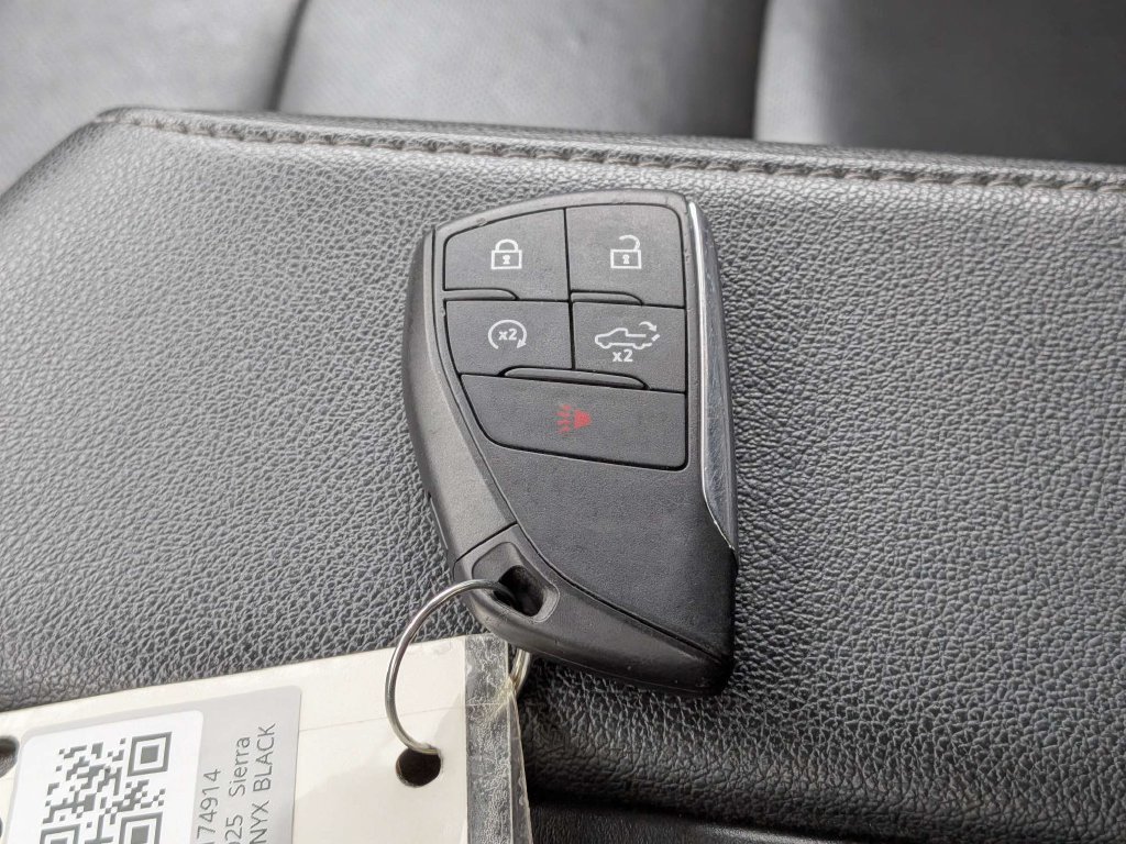 Used 2025 GMC Sierra 1500 SLT RWD image 30