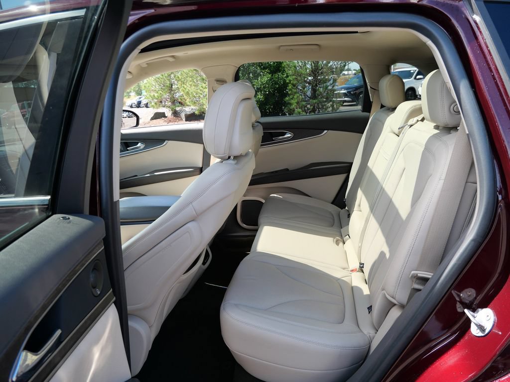 Used 2020 Lincoln Nautilus Reserve AWD/4WD image 11